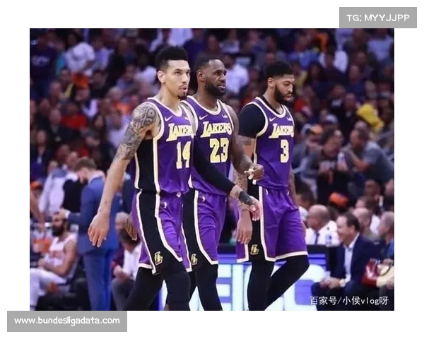 三后卫与四后卫体系在当代意甲联赛的战术应用分析